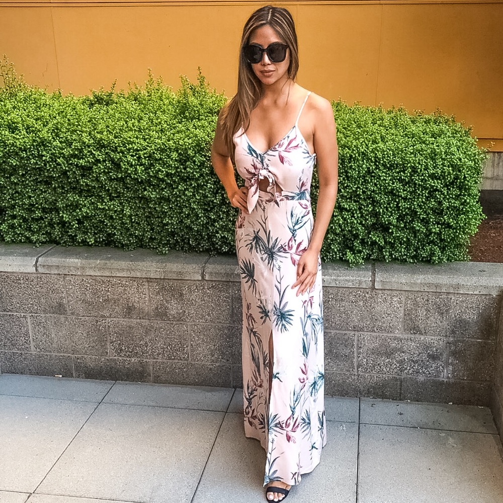 🌺Aloha Babe Cutout Maxi🌴